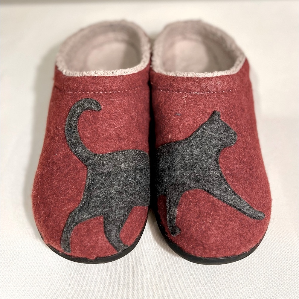 L.L. Bean Daybreak Black Cat Scuffs - Women’s Size 9